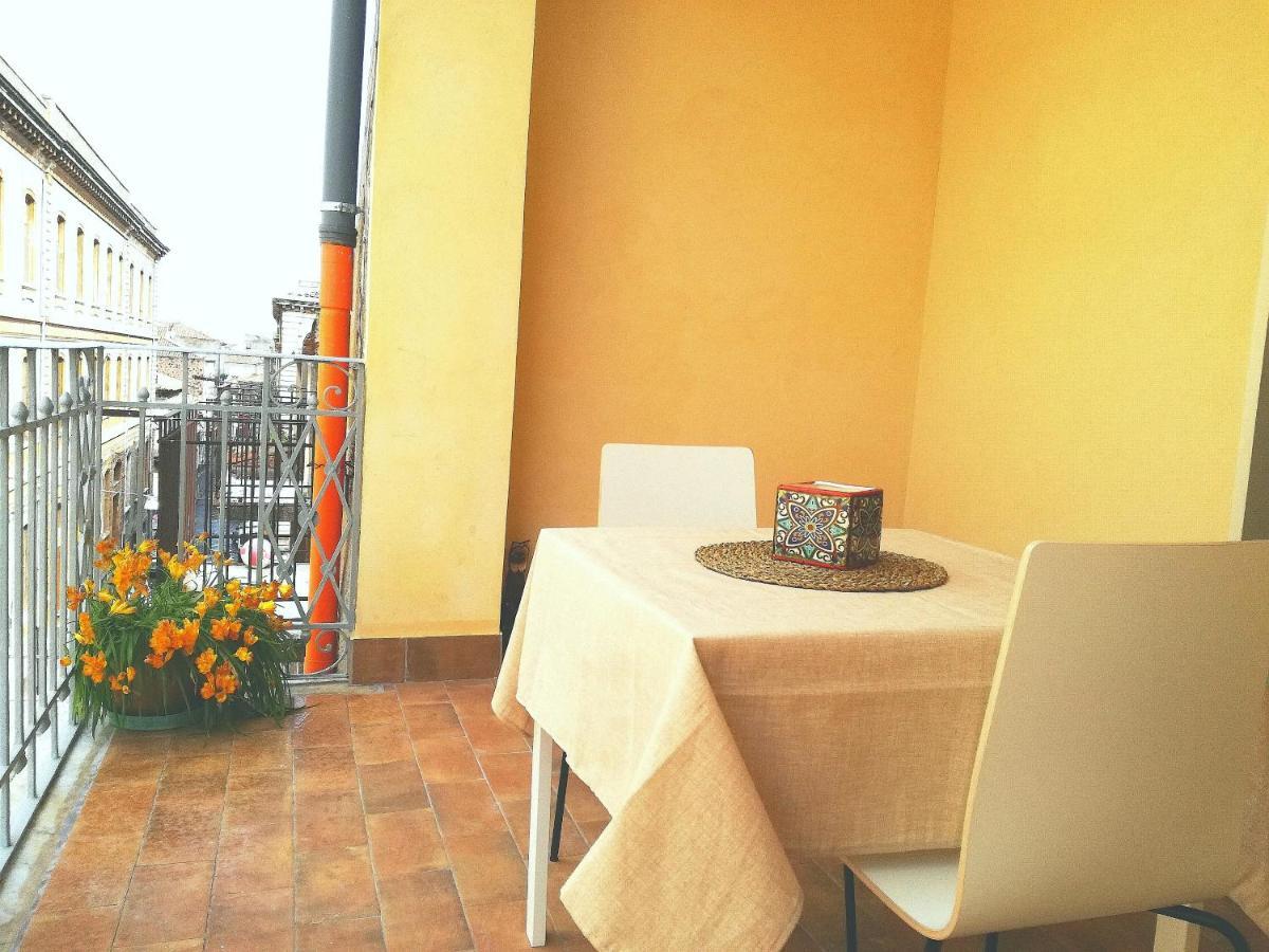 Mokarta B&B คาตาเนีย ภายนอก รูปภาพ